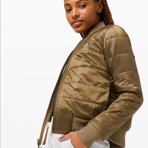 Lululemon non-stop bomber reversible gold